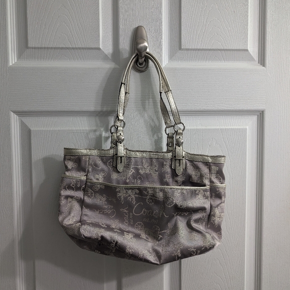 Coach Horse and Carriage Tote In Lilac Purple - Picture 2 of 6